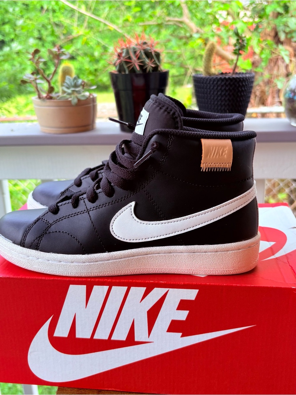 Nike Court Royale 2 Mid Women’s 6 - Picture 2 of 8